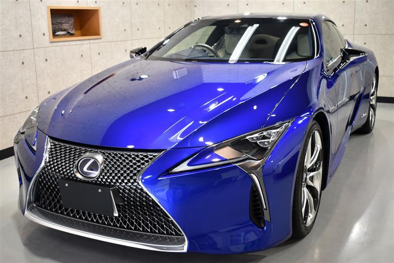 デザインと走りは近未来を先取り。レクサス・LC500hのガラス