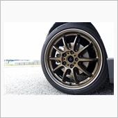 隣に並んだ車高の低いスイフト ...