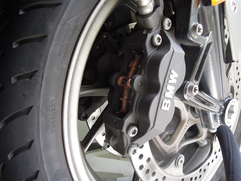 K1600GTLフロントブレーキパッド交換｜LEGACY STIのブログ