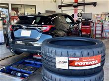 走りを堪能するのが最優先なら“POTENZA RE-71RS”、コスパにこだわっても基本性能については譲れないなら“DAYTON DT30”。タイヤ選びは、楽しいカーライフの肝ですね。