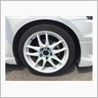 ホワイトパールのボディに“白いWORK EMOTION CR Kiwami”の組み合わせは最強ですね。真っ赤な“BRIDE ユーロスターⅡ”を2脚お揃いでセットして、美しいスポーツコンパクト完成です。