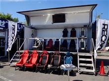 RECAROのほとんどのモデルを積み込んで、伝説の(!?)“RECAROトラック”がやってきます!! さらに店内の展示も充実。「RCS」や「RMS」もその魅力を体感できますよ!!