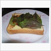 休日の朝食はいつもこれです