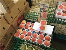 とうもろこしと桃。
