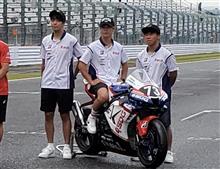 ８耐公式スケジュールが始まります。