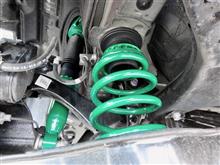 フロントは純正マウントをそのまま使用して“TEIN FLEX Z”を装着。フロント約30mm、リヤ約25mmのほどほどなローダウンでさらにカッコよく、気持ちよく走れる仕様です。