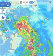 豪雨雲を半分抜けたか❓😱台風がどこにいるのかは良くわかりませんが😱