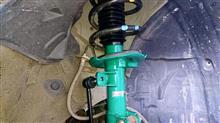 走行13万キロまで無交換だったので、異音が出てきたショックアブソーバーを“TEIN EnduraPro PLUS”に交換しました。16段減衰力調整採用で自分好みの乗り味も実現できちゃいます。