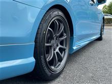 筋肉質なコンケイブデザインが心躍る“ENKEI PerformanceLine PF09”を“POTENZA S007A”とともに装着!! 爽やかブルーのボディカラーにキリッとキマリました。