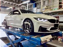 同じ車種でも“POTENZA S007A”がしっくりくる場合もあれば、“REGNO GRVⅡ”で快適性にこだわる方も。防錆コーティングやアライメント調整でメンテナンスもしっかりして気持ちよく走ります。