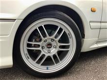 ENKEIホイールの代名詞“RPF1”もいいですが、2&#215;6スポークデザインを受け継いだ“GTC01R”、パフォーマンスラインの“PF07”や“PF09”も精悍。そして“RC-T5”も見逃せませんね!!