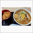 味噌ラーメンとミニブリカツ丼食べました。