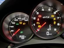 妻の車と貸し出し中のアルト
