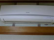 ルームエアコンが壊れた。Room air conditioner broke.