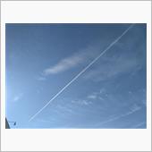 長～い、飛行機雲～♪