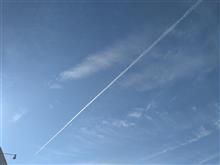 長～い、飛行機雲～♪