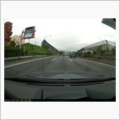 東名で事故 車外に出た2人　 ...