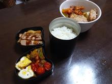 次男の朝飯と長男の弁当作った〜