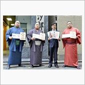 この記事の画像、一瞬力士が４ ...