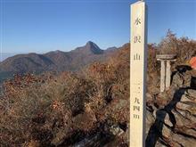 地元、水沢山登山。紅葉