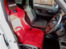 納車れたばかりの愛車に、これまで使っていたパナソニックナビとブリッド ストラディアⅡを載せ替え。タイヤはクロス履き替えで“BLIZZAK  VRX3”を組んで、快適に走り出す準備完了です!!