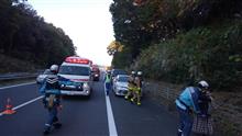 車間距離に速度超過で坂道と来れば衝突が起きてこのありさま