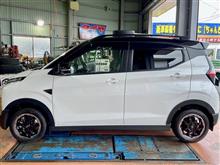 最新の軽EV“三菱 eKクロスEV”のカスタムはまずこんなところから。パナソニックのナビHE01WD＆ドラレコを取り付け、SUVらしい“マッドクロス グレイス”にホイール交換しました!!