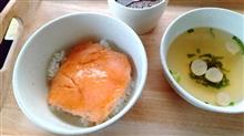 とりあえず昼めし。