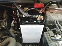 走行距離が10万キロを超えていて、まあまあフルコースの車検整備になりました。バッテリー、スパークプラグ、CVTF、エアフィルター、エアコンフィルター、LLCなどなど、イッキに交換です!!