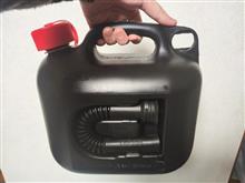 ドイツ製灯油缶にテコ入れ
