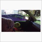 ドアミラーが似てる車がお隣に？