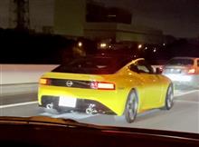 湾岸線でNEW フェアレディZと遭遇