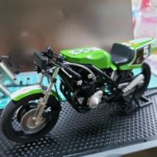 HONDA CB75F フレーム塗装してみた HONDA CB75F フレーム塗装してみた