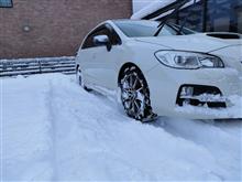 雪積もったな～。レヴォーグもラッセル車に。