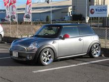 メンテナンスは大事..MINI R56 エンジンオイル＋エレメント交換　FUCHS