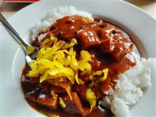 お昼ごはんのカレー、噂通り、匂わんな・・・。