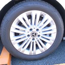 W206　タイヤ　空気圧　AMGラインなし　17インチ