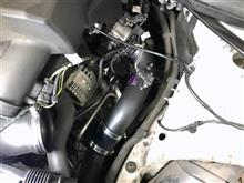 ターボエンジンのレスポンスアップにはこの手がありますね。エアの流れをスムーズにして空気をいっぱい送り込む「FTPモータースポーツ」のチャージパイプとブーストパイプのセットを取り付け!!
