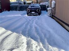 朝から、除雪❗️自分の車は平気だけど…