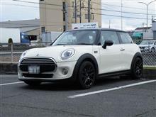 これもメンテナンス..MINI F56クーパー　エンジンオイル＋バッテリー交換