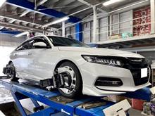 鮮やかなブルーのスプリング“ERST DAUN SUSPENSION”で上品に。スポーティなレッドのスプリング“tanabe SUSTEC NF210”でスタイリッシュに。ダウンサスでカッコよく!!