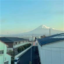 通勤時にも富士山が眺められるようになってきました🗻