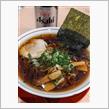 夜中に啜るラーメンは背徳感タップリ。
