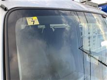 「車検ステッカー」貼り付け位置の変更、どう見ても国交省の“思い付き”レベルだ