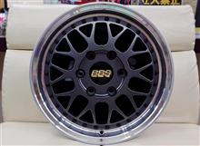 BBS待望の新商品！ハイエースに最高の相棒❤ 鍛造2ピース“BBS RT-X”がついに登場しました！本日、2023年10月2日から受注開始です。そしてマットグレイ&#215;シルバーダイヤカットを展示中。