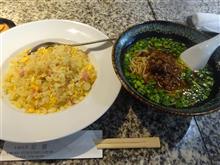 台湾ラーメンとチャーハンハーフで