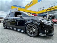 ダイヤモンドダークガンメタの“RAYS VOLK RACING TE37 SONIC”の装着で、ぐっと引き締まったシャープな印象に仕上がりました。幅広いコンパクトモデルにビシッとキマりますよ。