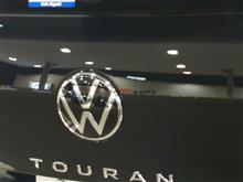 代車はゴルフ・トゥーランでした。