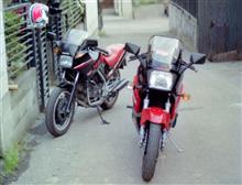４００