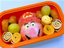 今日の娘のお弁当　～スーパーマリオのおにぎり🍙キャラ弁～　作りました